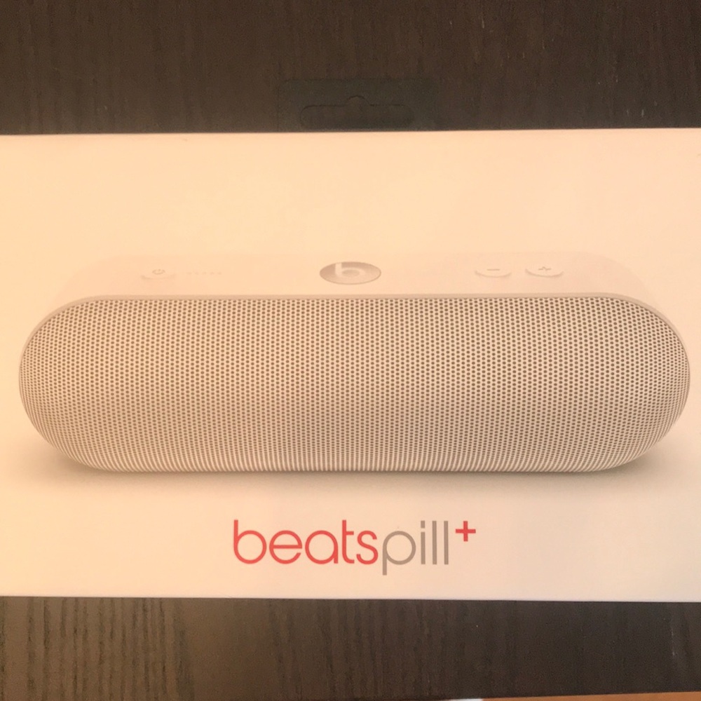 Beats Pill+ new, in box. Branded One WTC.